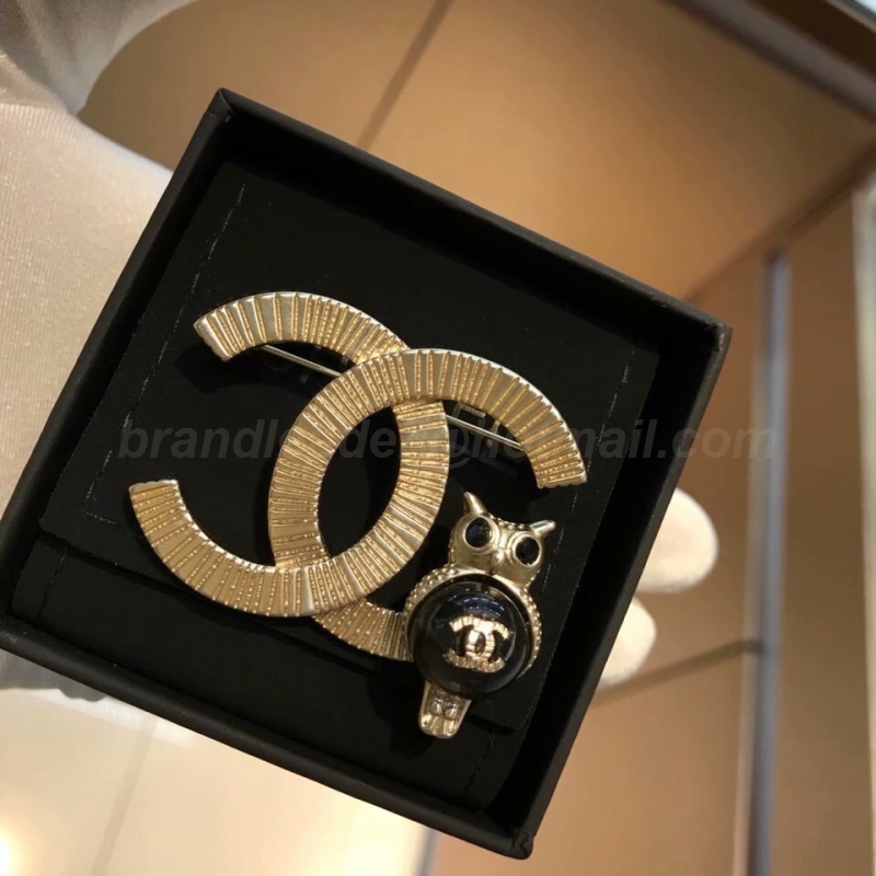 Chanel Brooch 146